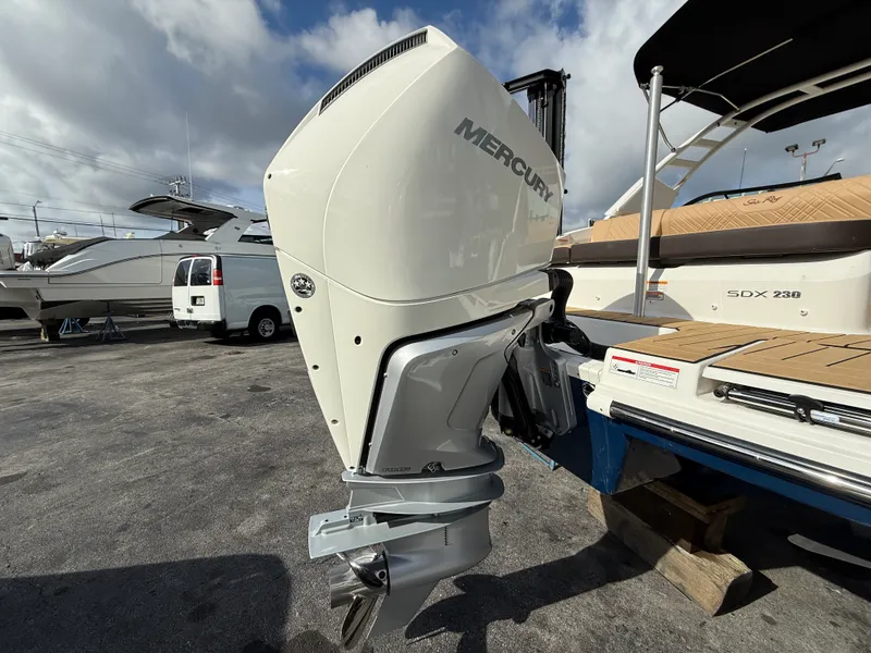 Slide: The Image of Sea Ray SDX 230 Outboard 2026 - 18
