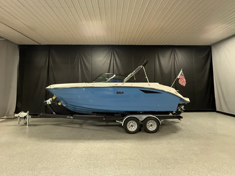 The Image of Sea Ray SDX 230 2026 - 0