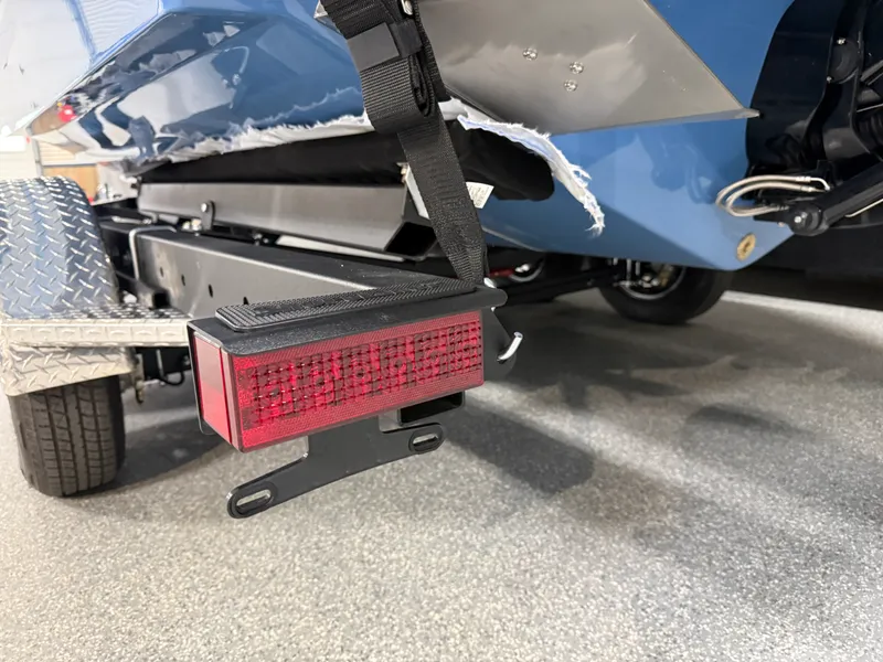 Slide: The Image of Sea Ray SDX 230 2026 - 103