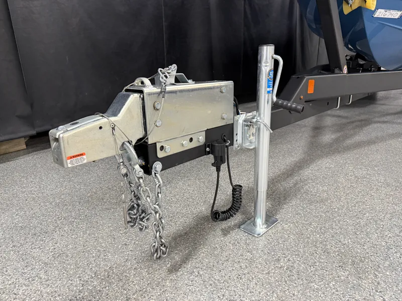 Slide: The Image of Sea Ray SDX 230 2026 - 106