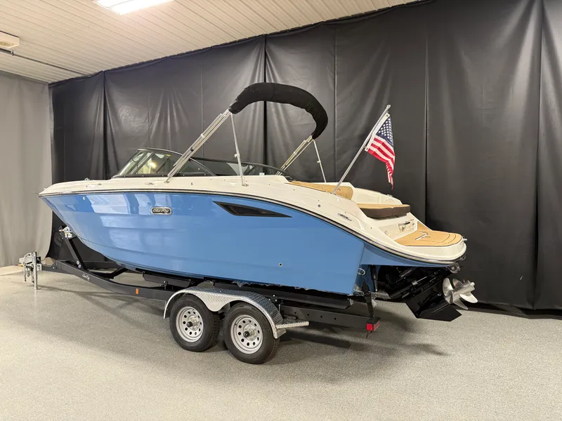 Slide: The Image of Sea Ray SDX 230 2026 - 3