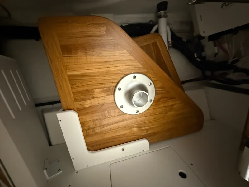 Slide: The Image of Sea Ray SDX 230 2026 - 58