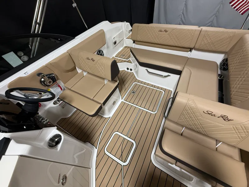 Slide: The Image of Sea Ray SDX 230 2026 - 60