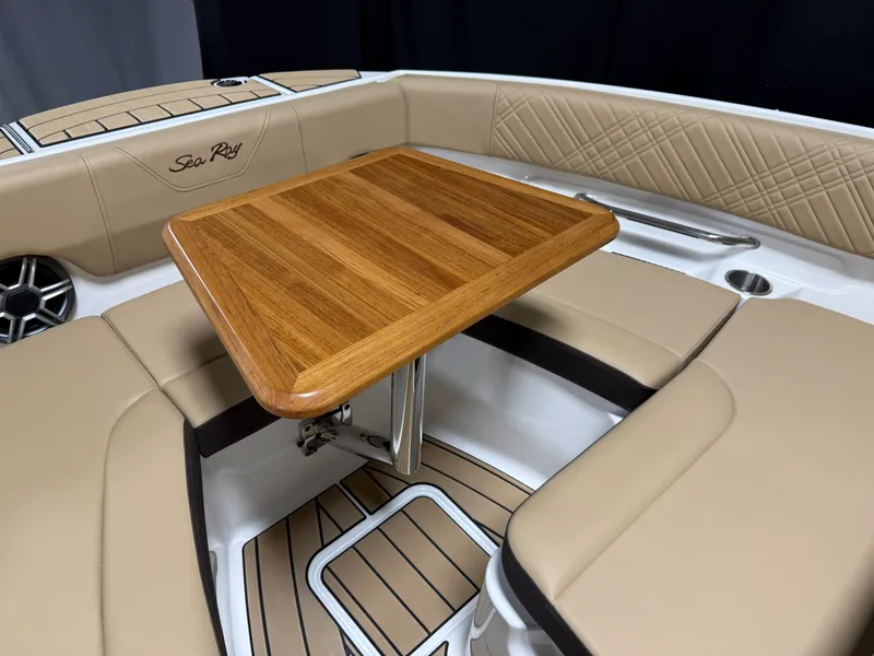 Slide: The Image of Sea Ray SDX 230 2026 - 89