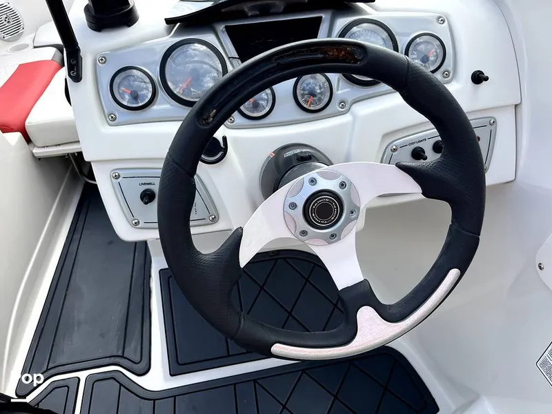 Slide: The Image of Tracker 550TF 2016 - 13635726