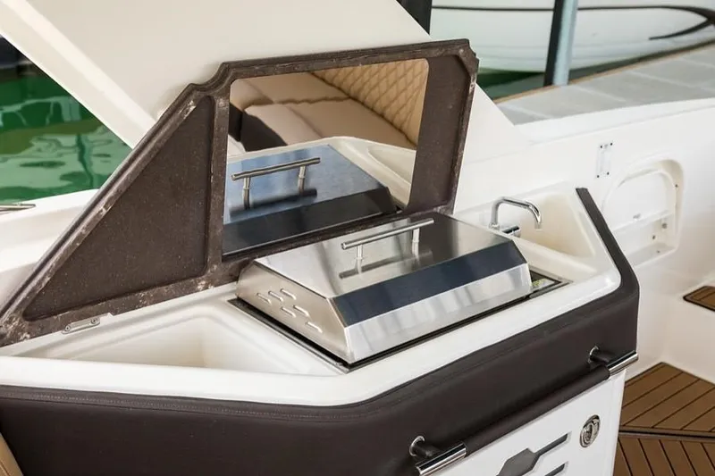 Slide: The Image of Sea Ray SLX 310 Outboard 2026 - 25