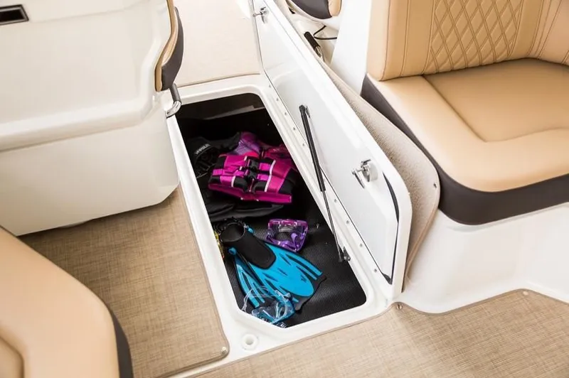 Slide: The Image of Sea Ray SLX 310 Outboard 2026 - 27