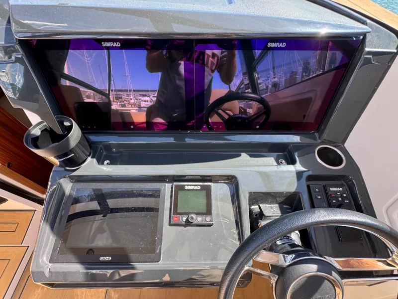 Slide: The Image of X-Yachts POWER 33 2021 - 16