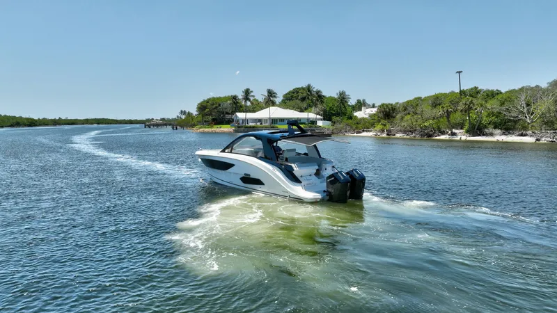The Image of Sea Ray 370 SUNDANCER OUTBOARD 2024 - 0