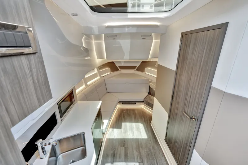 Slide: The Image of Sea Ray 370 SUNDANCER OUTBOARD 2024 - 13