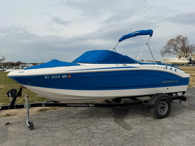 Slide: The Image of Chaparral 19 FISH AND SKI 2019 - 1