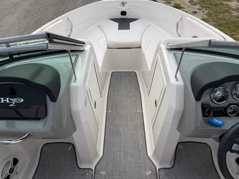 Slide: The Image of Chaparral 19 FISH AND SKI 2019 - 26