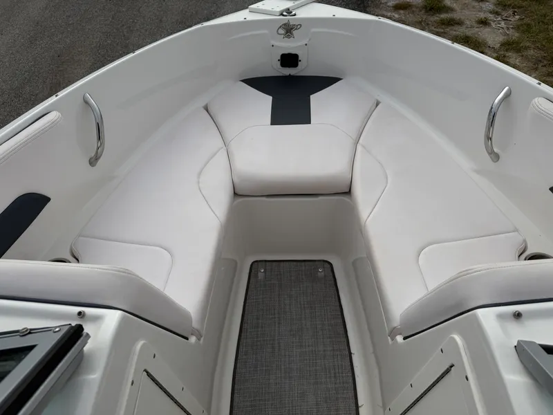 Slide: The Image of Chaparral 19 FISH AND SKI 2019 - 28