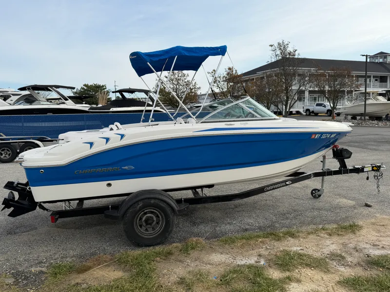 Slide: The Image of Chaparral 19 FISH AND SKI 2019 - 5