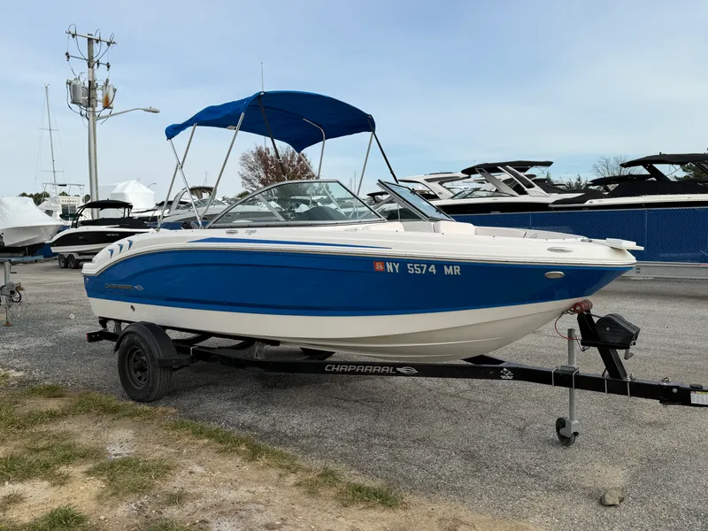 Slide: The Image of Chaparral 19 FISH AND SKI 2019 - 6