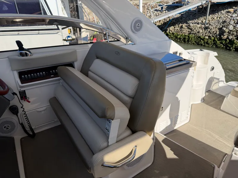 Slide: The Image of Regal 3760 COMMODORE 2010 - 15