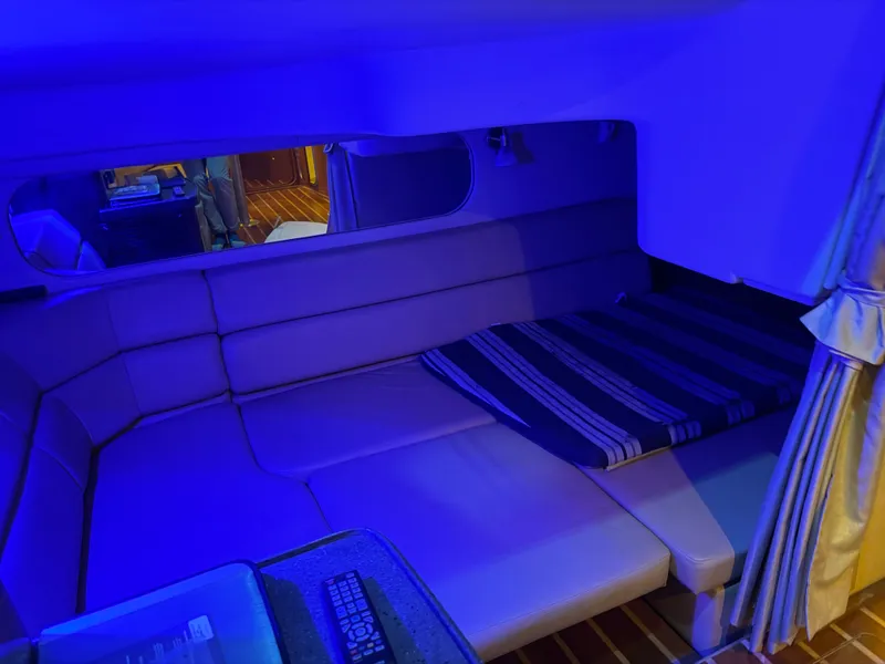 Slide: The Image of Regal 3760 COMMODORE 2010 - 25