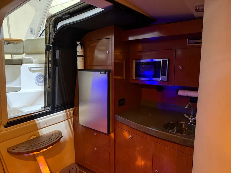 Slide: The Image of Regal 3760 COMMODORE 2010 - 29