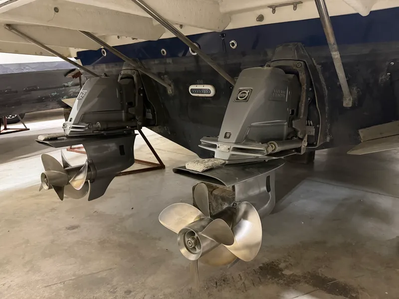 Slide: The Image of Regal 3760 COMMODORE 2010 - 33