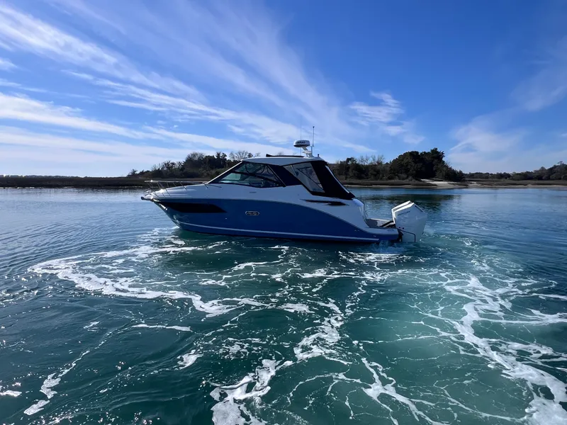 The Image of Sea Ray Sundancer 320 Outboard 2026 - 0