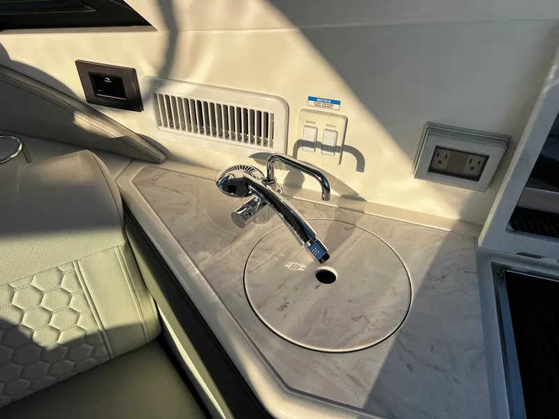 Slide: The Image of Sea Ray Sundancer 320 Outboard 2026 - 17