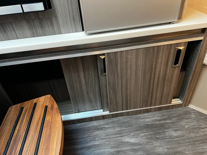 Slide: The Image of Sea Ray Sundancer 320 Outboard 2026 - 28