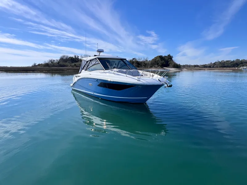 Slide: The Image of Sea Ray Sundancer 320 Outboard 2026 - 3