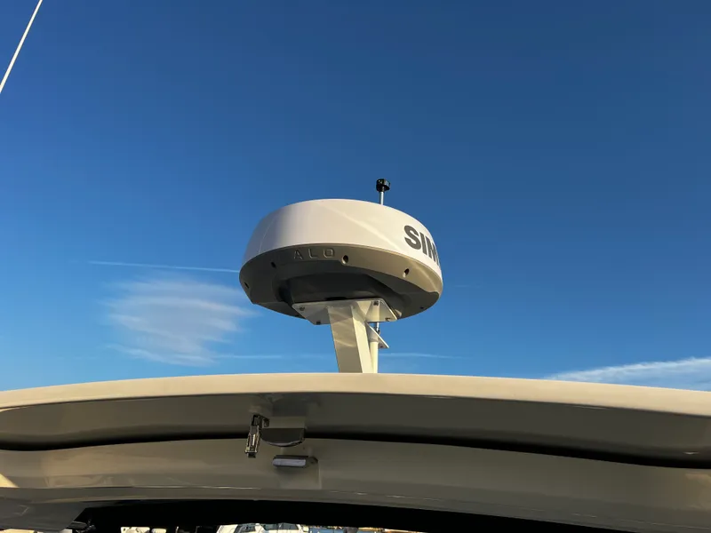 Slide: The Image of Sea Ray Sundancer 320 Outboard 2026 - 40