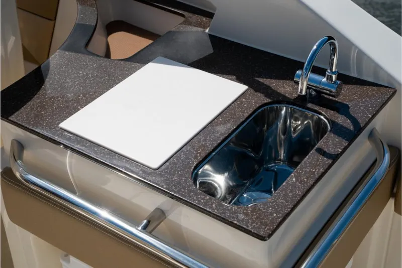 Slide: The Image of Scout 240 Dorado 2026 - 26