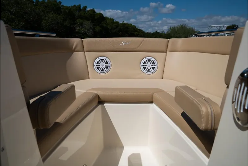 Slide: The Image of Scout 240 Dorado 2026 - 53