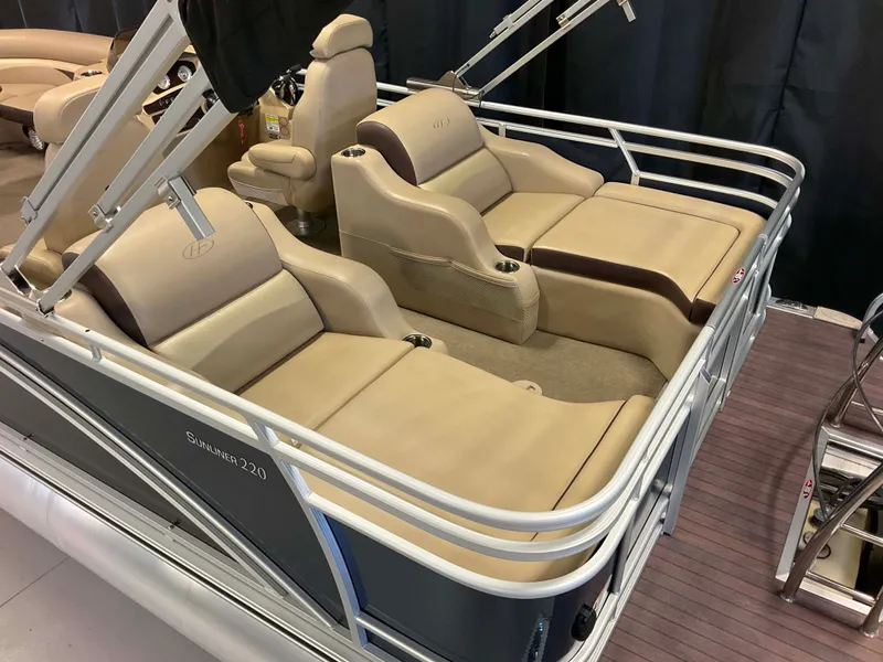 Slide: The Image of Harris Sunliner 220 2014 - 10