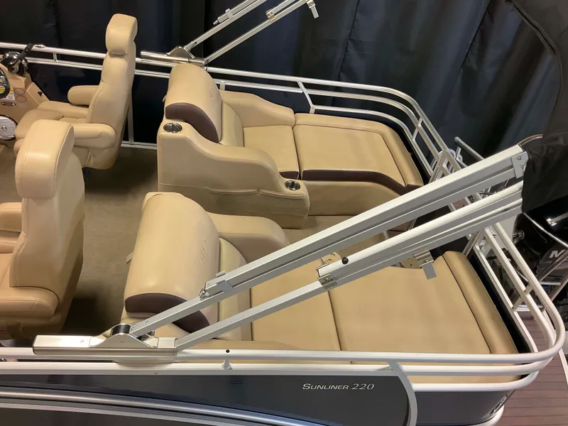 Slide: The Image of Harris Sunliner 220 2014 - 11