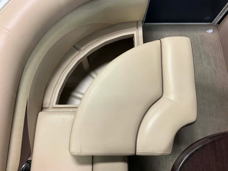 Slide: The Image of Harris Sunliner 220 2014 - 26