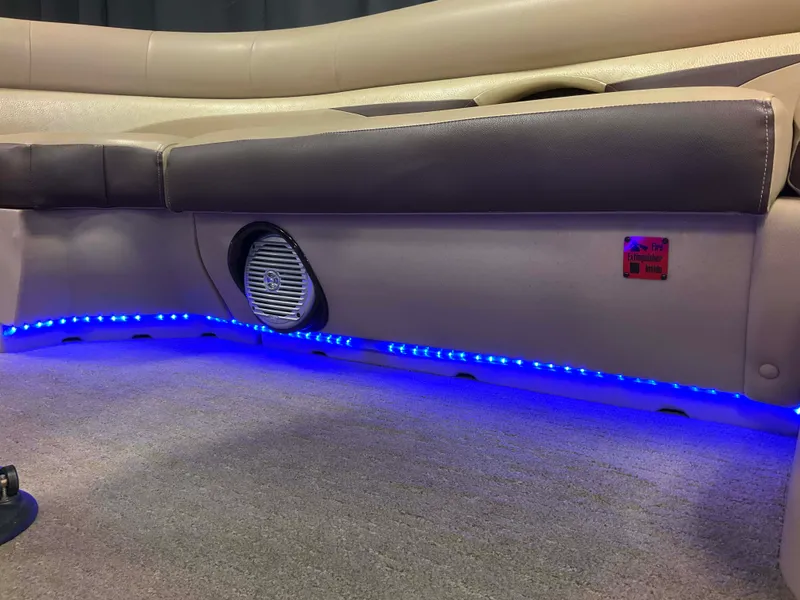 Slide: The Image of Harris Sunliner 220 2014 - 29