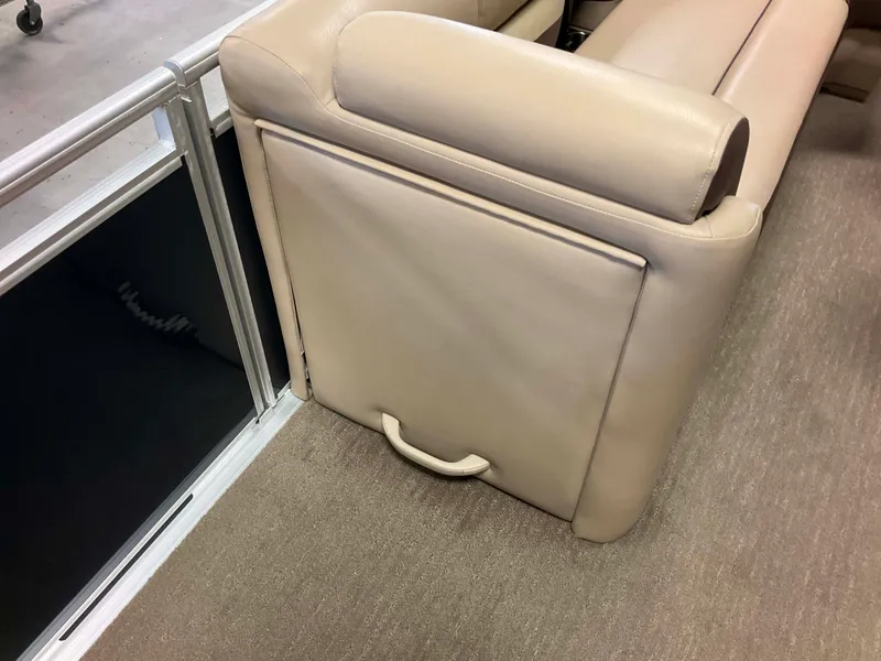 Slide: The Image of Harris Sunliner 220 2014 - 30