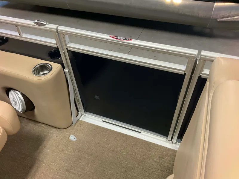 Slide: The Image of Harris Sunliner 220 2014 - 34