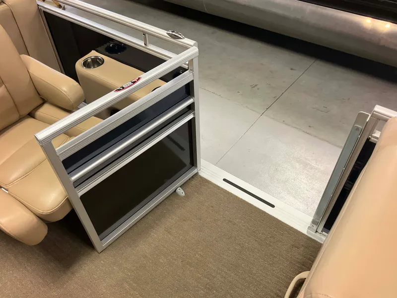 Slide: The Image of Harris Sunliner 220 2014 - 35