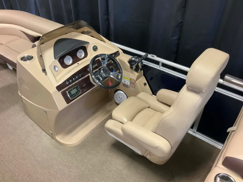 Slide: The Image of Harris Sunliner 220 2014 - 39