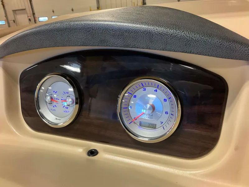 Slide: The Image of Harris Sunliner 220 2014 - 44