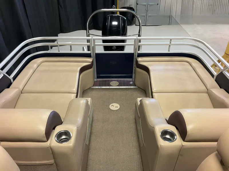 Slide: The Image of Harris Sunliner 220 2014 - 47