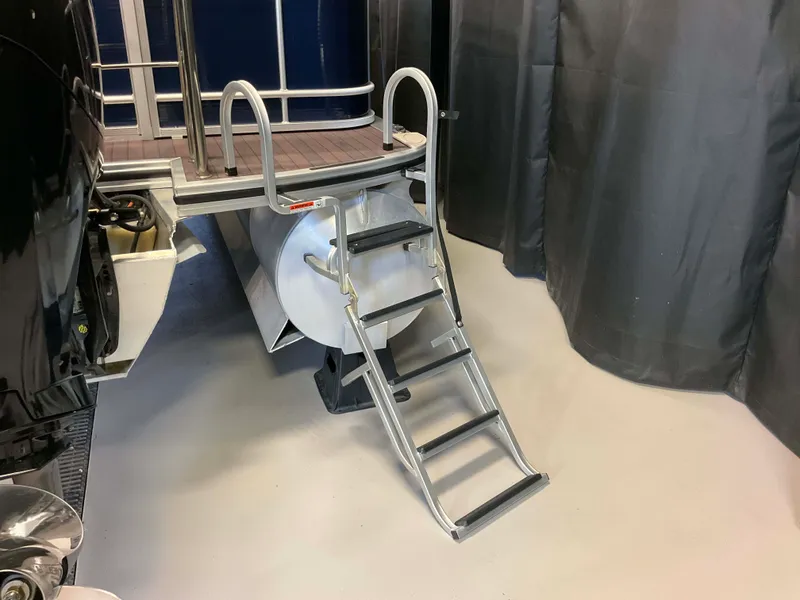 Slide: The Image of Harris Sunliner 220 2014 - 5