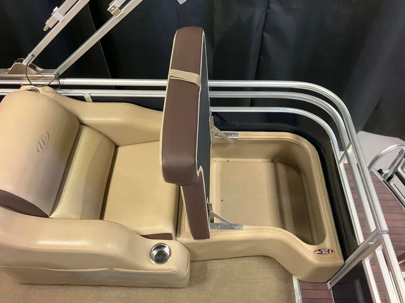 Slide: The Image of Harris Sunliner 220 2014 - 51