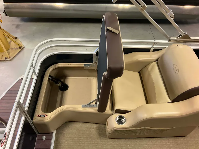 Slide: The Image of Harris Sunliner 220 2014 - 56