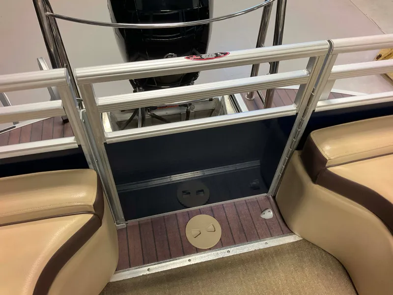 Slide: The Image of Harris Sunliner 220 2014 - 57