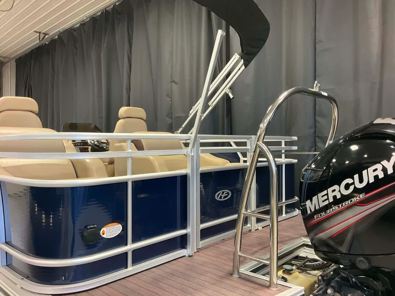 Slide: The Image of Harris Sunliner 220 2014 - 60