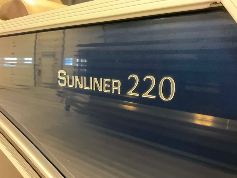 Slide: The Image of Harris Sunliner 220 2014 - 65