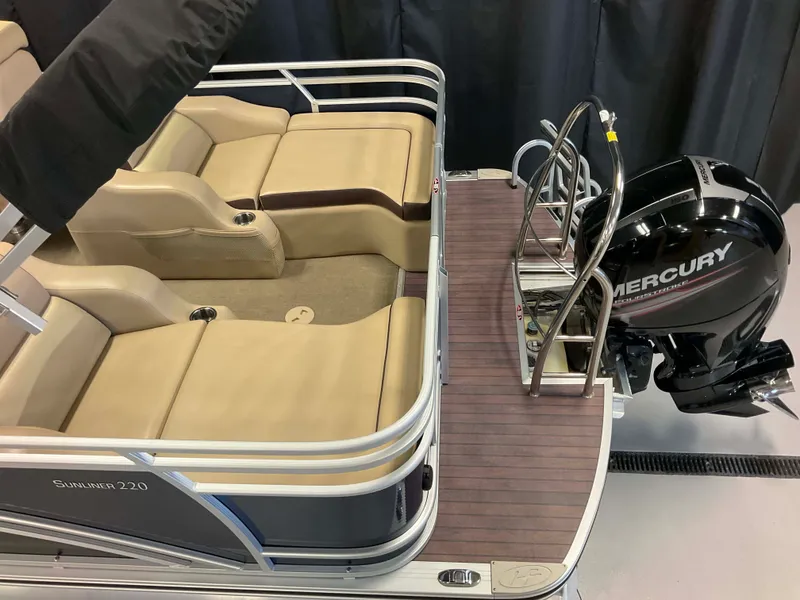 Slide: The Image of Harris Sunliner 220 2014 - 8