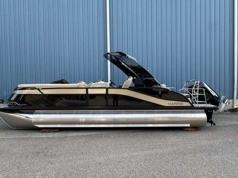 Slide: The Image of Harris Grand Mariner 250 2026 - 11