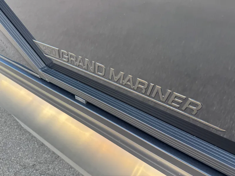 Slide: The Image of Harris Grand Mariner 250 2026 - 16