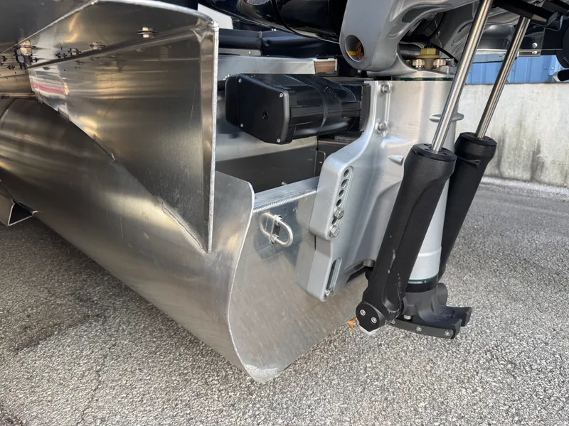 Slide: The Image of Harris Grand Mariner 250 2026 - 19